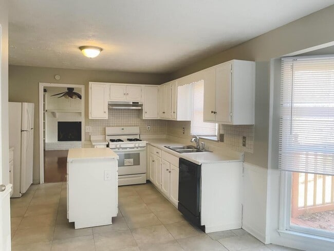 Photo - 2021 Hunters Cove Dr