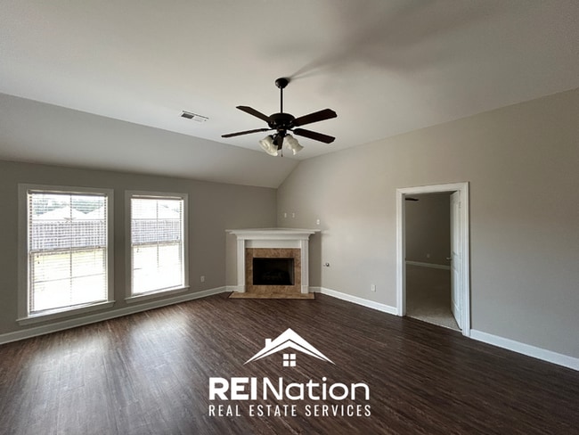 Photo - SOUTHAVEN STUNNER! 3BR/2BA | Vaulted Ceilings & Fireplace | Fenced Yard!