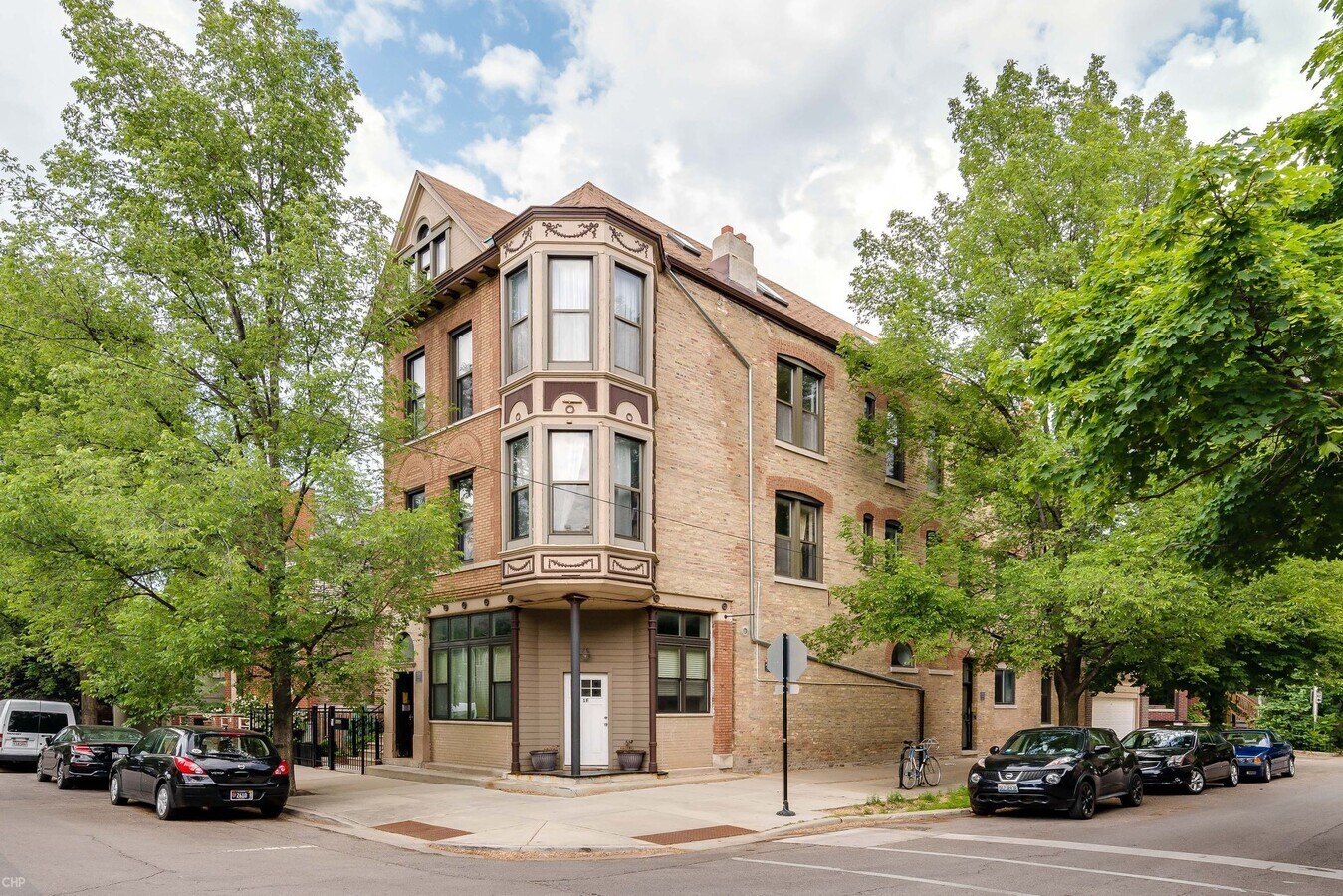 2054 W Charleston - Exterior VIew - Charleston 2054 W