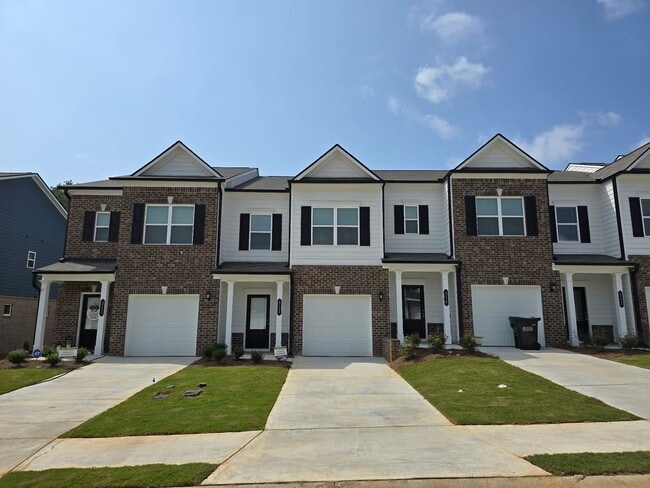 Building Photo - Brand new 3 bed 2.5 bath Townhome located ...