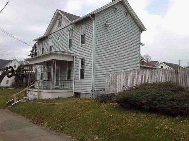 Photo - 164 E Main St