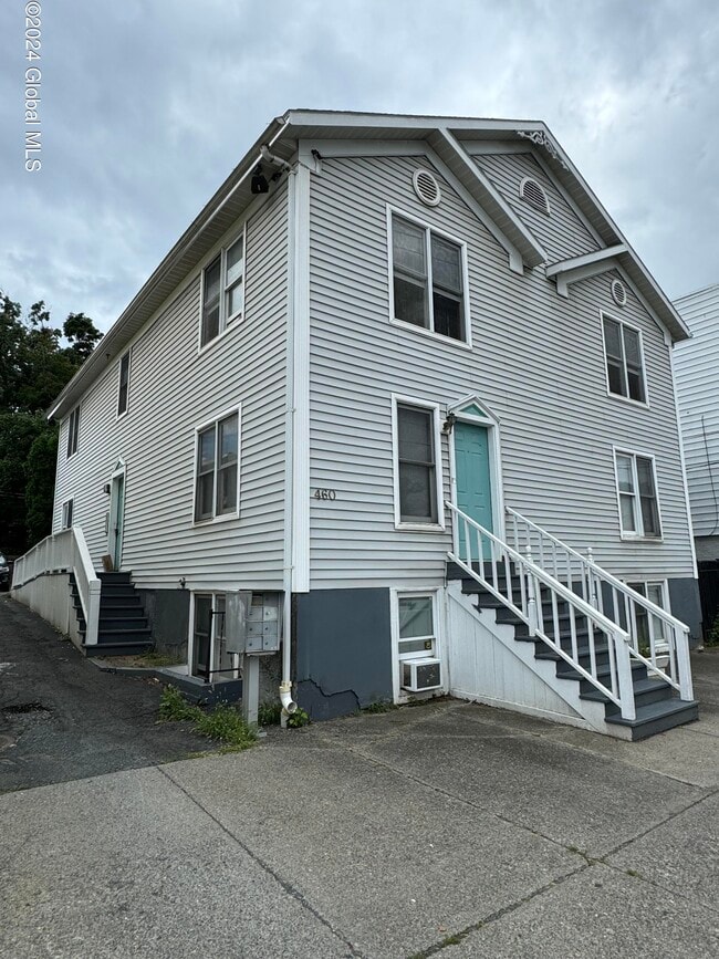 Building Photo - 460 Washington Ave Unit 4 Rental