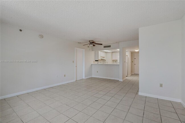 Photo - 540 Brickell Key Dr Unidad 718 Rental