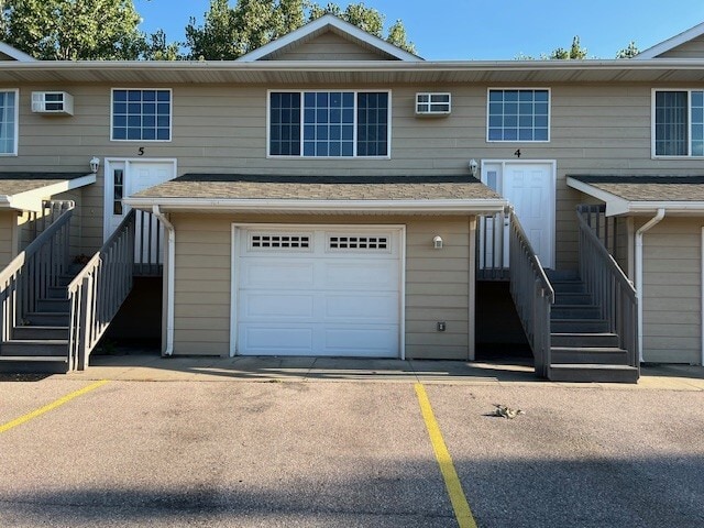 Building Photo - 4131 Parkview Dr