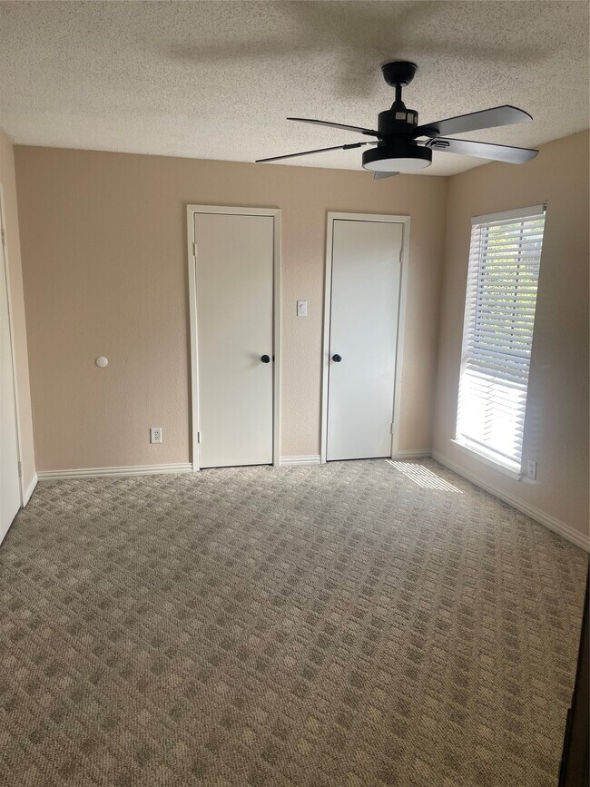 Photo - 17401 Red Oak Dr Unit 103