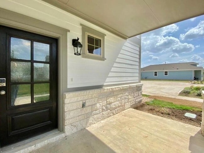 2525 Pecan Island Dr