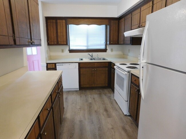 Photo - 1507 College Way