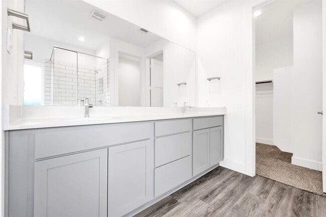 Photo - 153 Aurora Spgs Dr