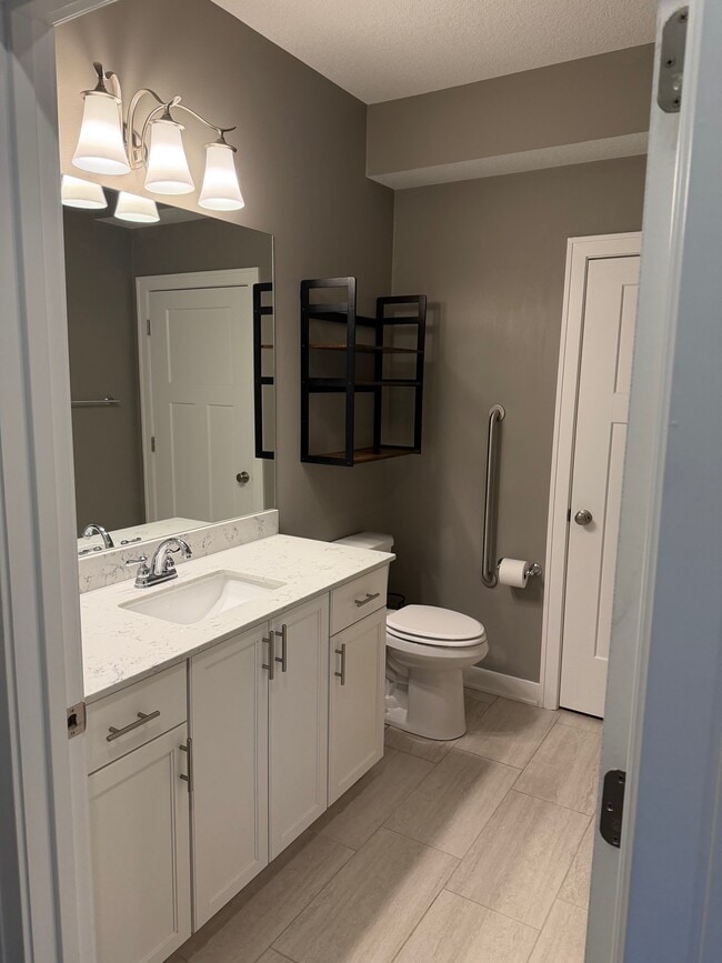 Photo - 502 E 3rd St