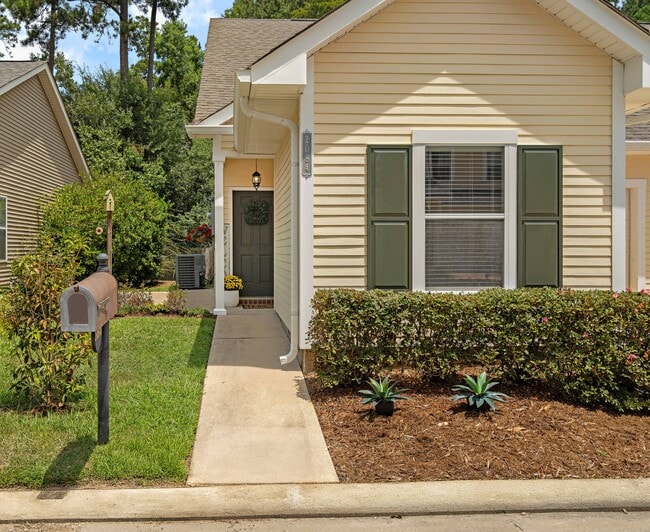 Photo - 2084 Dundee Loop N