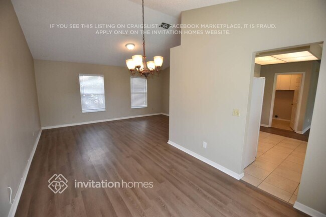 Photo - 7115 Queen Palm Cir