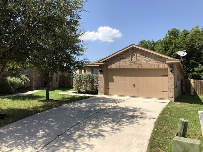 Building Photo - "Hard to Find" Roomy 1-story in Luckey Ran... Rental