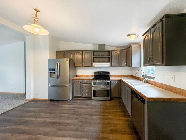 Building Photo - 711 Clark St Unit B Rental