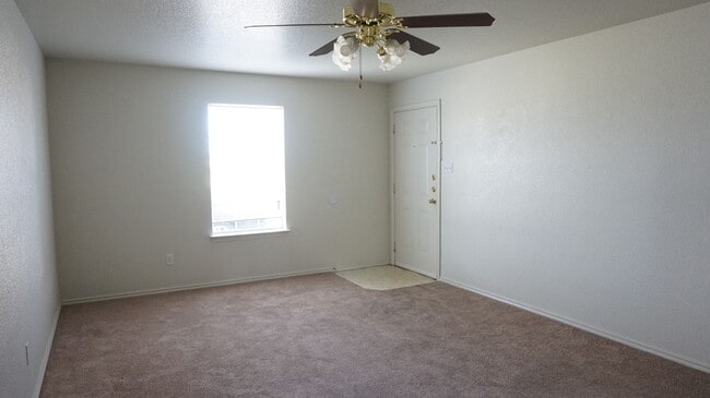 Photo - 196 Ryan Cir Unidad D