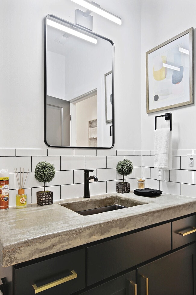 Photo - 409 Sanford Ave