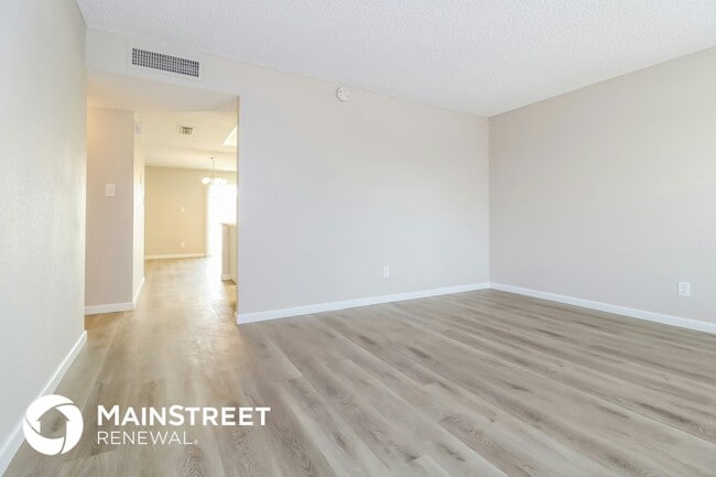 Photo - 8517 W Indianola Ave