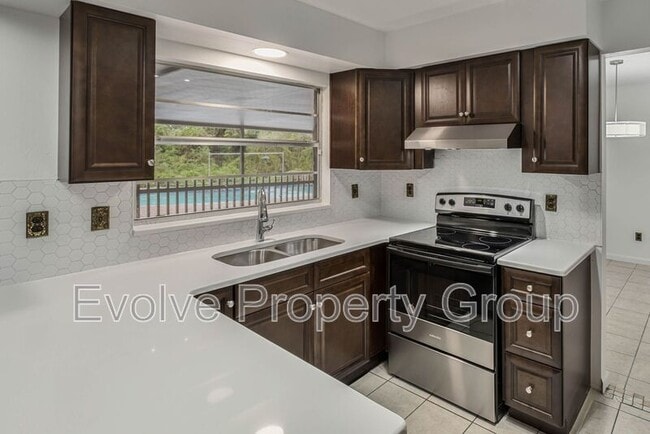 Photo - 724 Forest Glen Ct