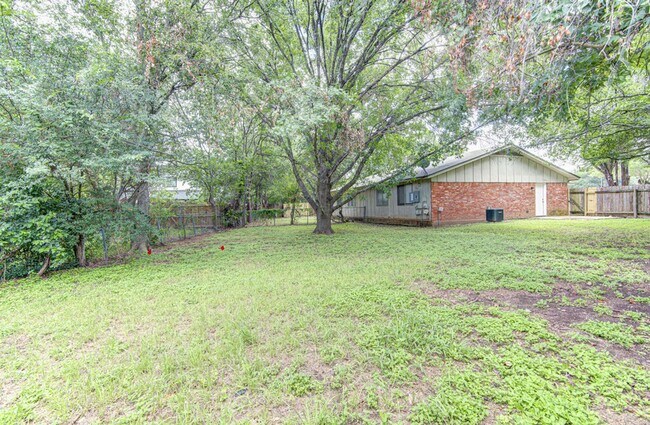 Photo - 5301 Indio Cir Unidad A