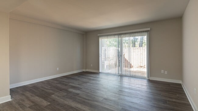 Sala de estar flexible - Stratford Hills Apartment and Townhomes