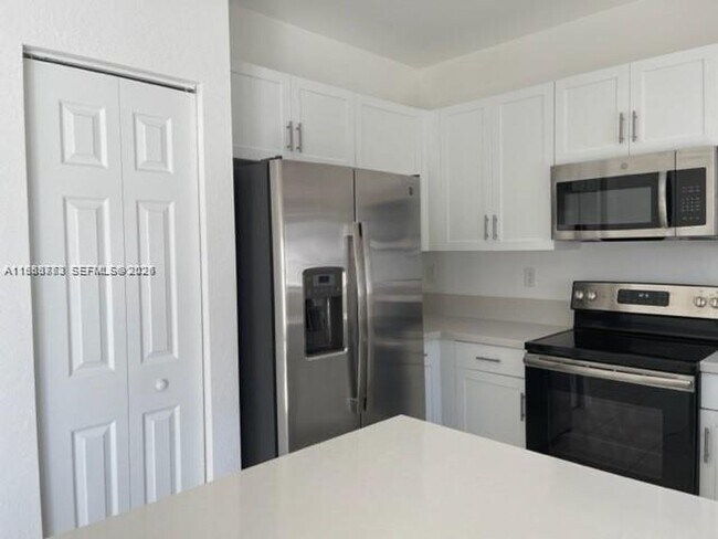 3380 W 108th St