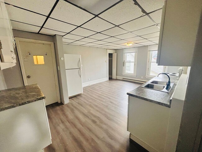 Photo - Huge 5BD Two Story Apartment Blocks from D... Unit Apt 7