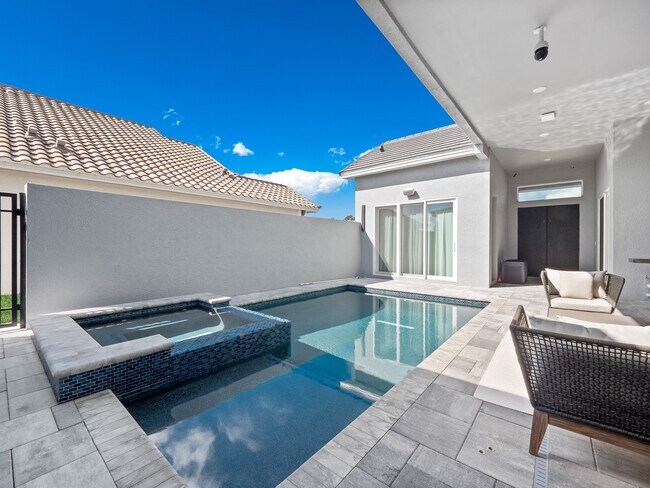 Photo - 239 Hampton Loop