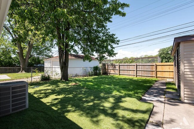 Photo - 1486 Burnham Ave