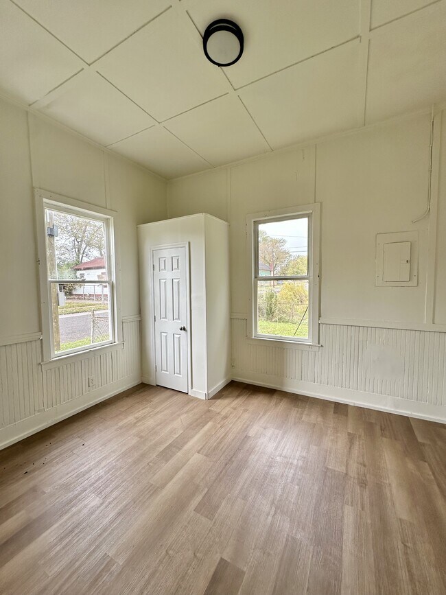 Photo - 1520 Avenue G