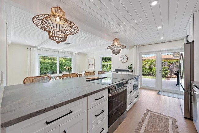 Photo - 1604 Seabrook Rd