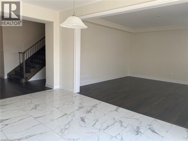 Photo - 142 David St