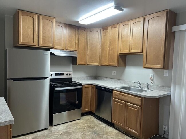 Photo - 1445 Chatham Ct