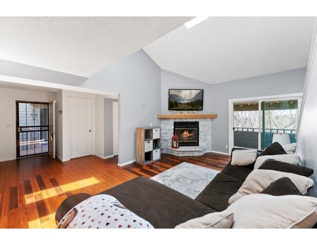 Photo - 12024 W Cross Dr Unidad 206 Rental