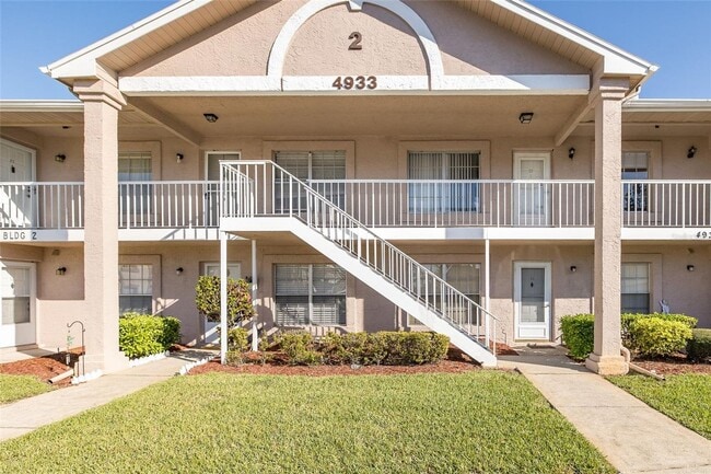 Building Photo - Beautifully Updated Condo