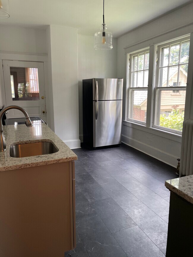 Photo - 306 S Gill St