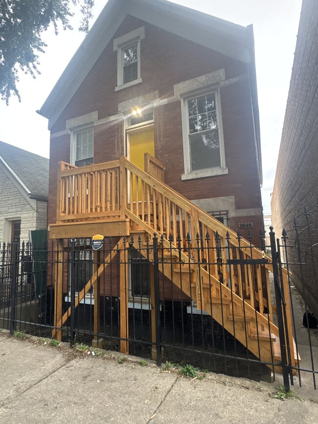 Building Photo - 2646 W Cullerton St Rental