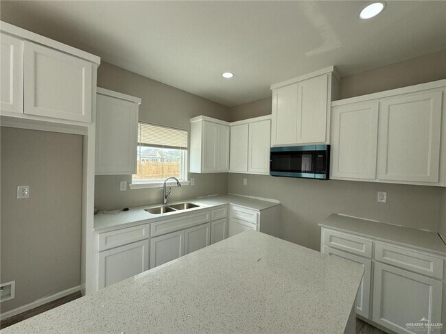 Photo - 10 West Dr Unit 2