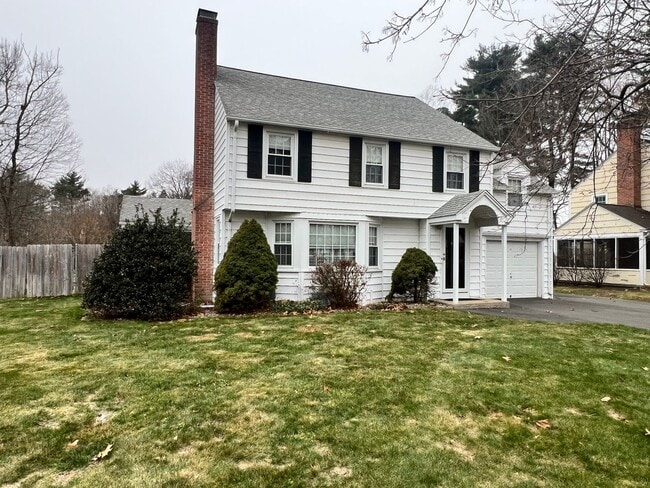 Photo - Beautiful, Single Family Colonial for Rent in Springfield!