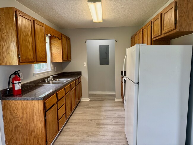 Photo - 3104 Sonya Dr NW