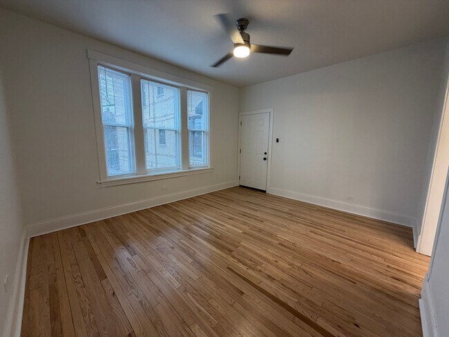 Photo - 3414 W Schubert Ave Unit 2nd Floor