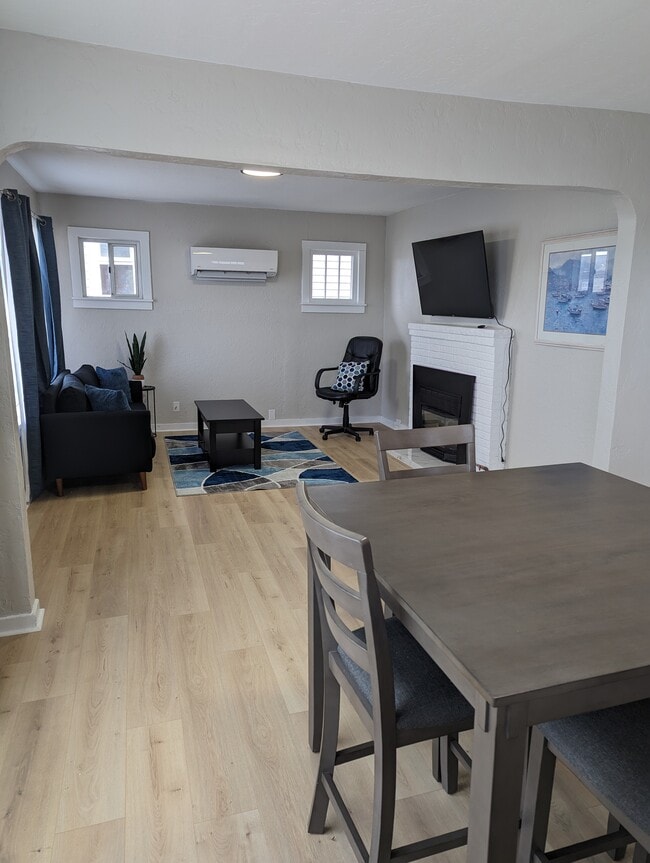 Photo - 1615 Charleston Beach Rd W