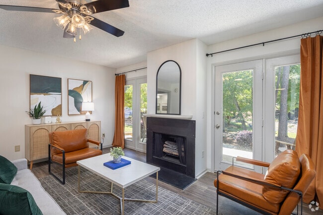 2BR, 2BA - 1,000SF - Living Room - Wellspring Apartments