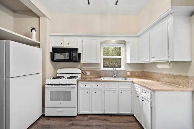 Photo - 4618 McKinney St Unit 1