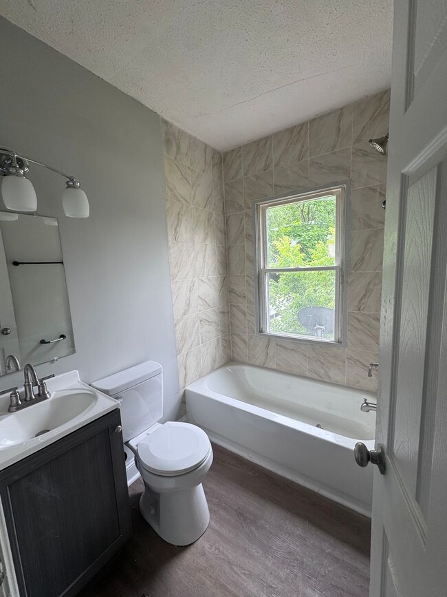 Photo - 551-553 Ross Avenue Unit 553 Ross Avenue