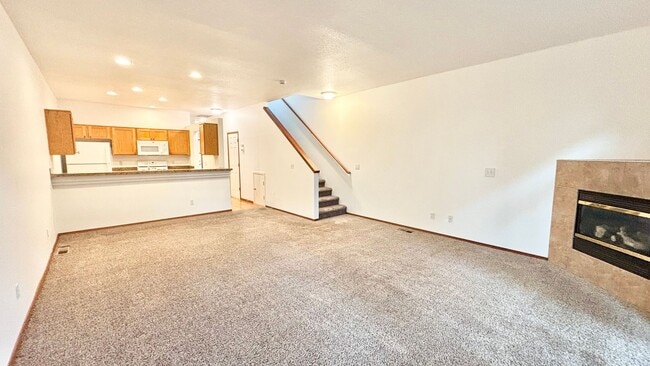 Building Photo - N0611 Unit 516