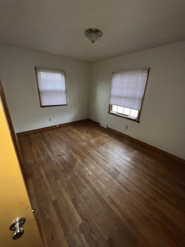 1811 High St