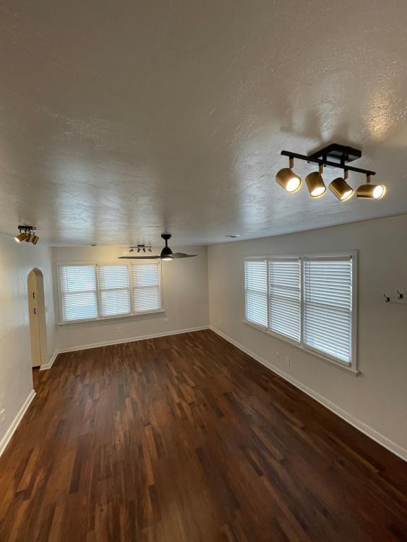 Photo - 2515 N Harvey Ave