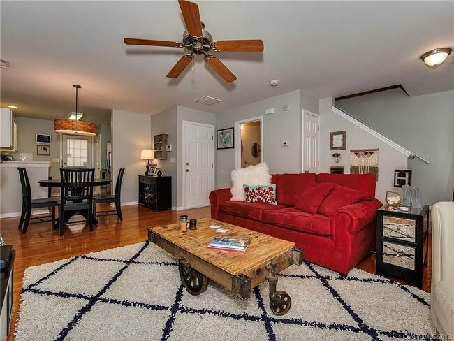 Photo - 520 Patterson St