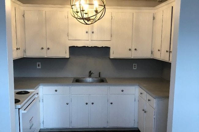 Building Photo - 4 Essex St Unit 2A