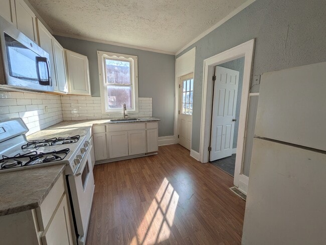 Photo - 1005 Oakwood Ave