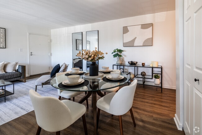 The Boston 2BR, 1BA -900SF - Dining Room